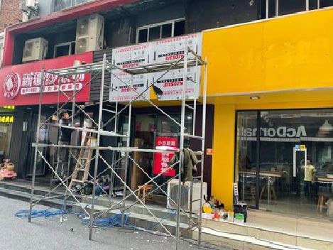 雅江制作广告招牌如何避免它发黄？